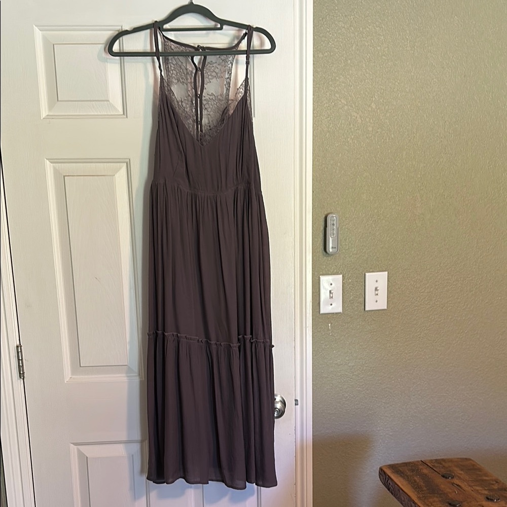 Elegant Lace-Trimmed plum purple  Dress
